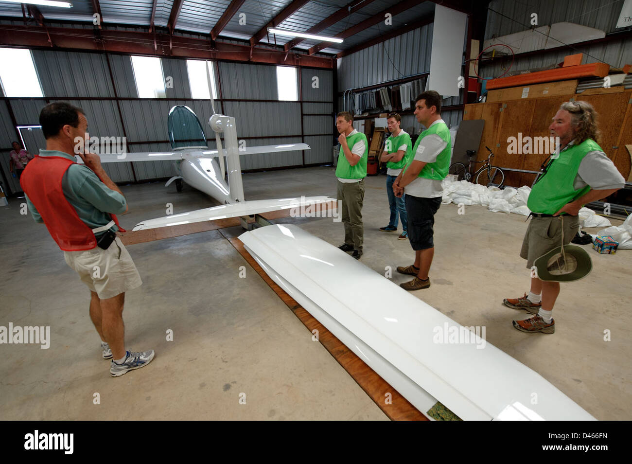 Die Green Flight Challenge, die am Charles M. Schulz Sonoma County Airport in Kalifornien stattfindet, fördert umweltfreundliche Luftfahrttechnologien. Teams konkurrieren, um energieeffiziente Flugzeuge zu entwerfen und zu bauen. Stockfoto