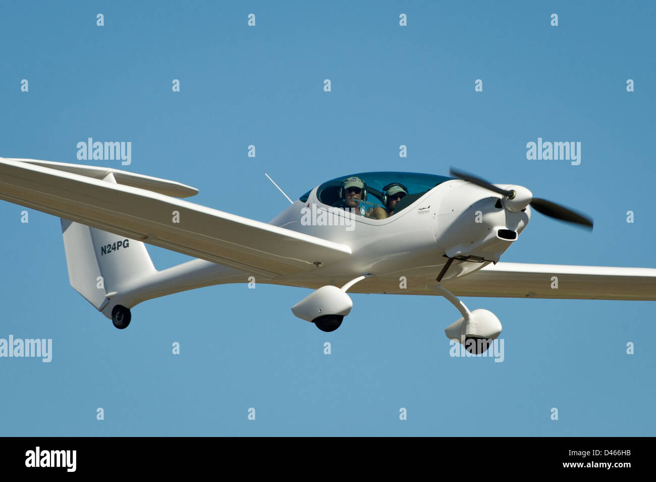 Die Green Flight Challenge der NASA fördert Innovationen in der ökologisch nachhaltigen Luftfahrt. Die Veranstaltung am Charles M. Schulz Sonoma County Airport in Kalifornien zeigt Fortschritte in der umweltfreundlichen Flugtechnik. Stockfoto
