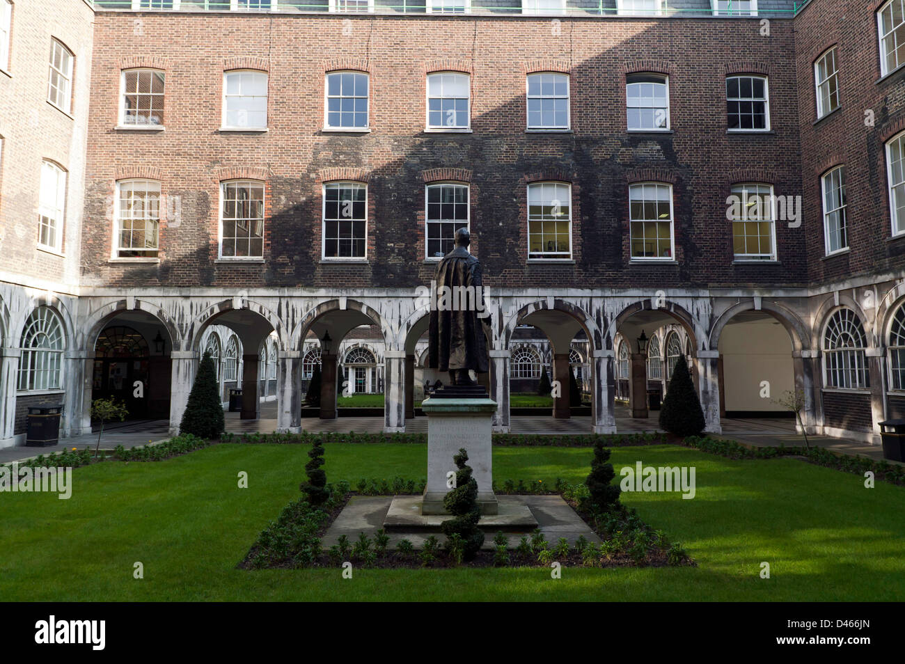 Ansicht eines westlichen Hof im alten Jungs Haus, Kerls Campus, Kings College London. Stockfoto