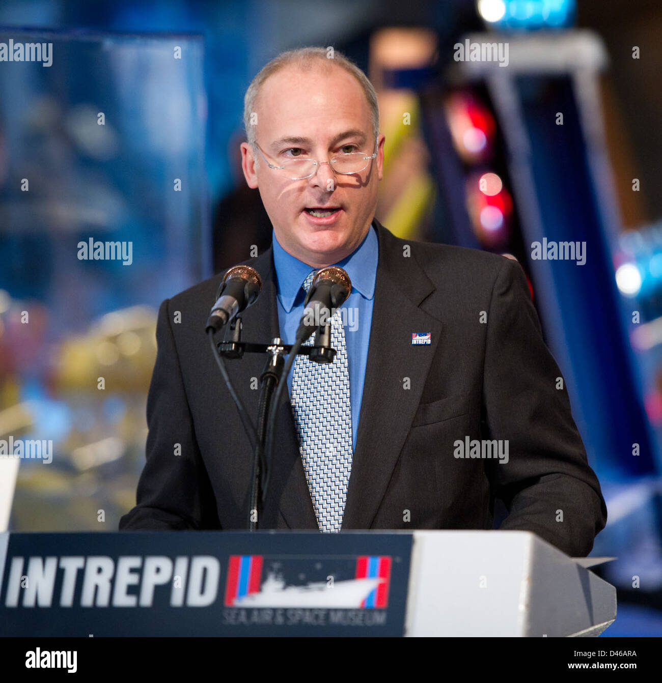 Das Space Shuttle Enterprise wird in das Intrepid Sea, Air & Space Museum in New York überführt, wo es eine ständige Ausstellung für öffentliche Aufklärung über die Geschichte der Weltraumforschung ist. Stockfoto