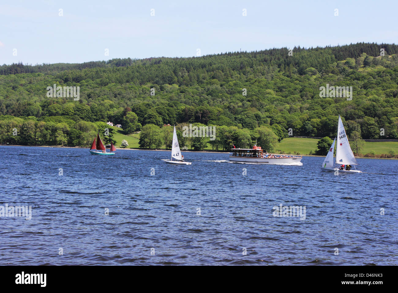Bootfahren auf Coniston Water, Lake District Nationalpark. Stockfoto
