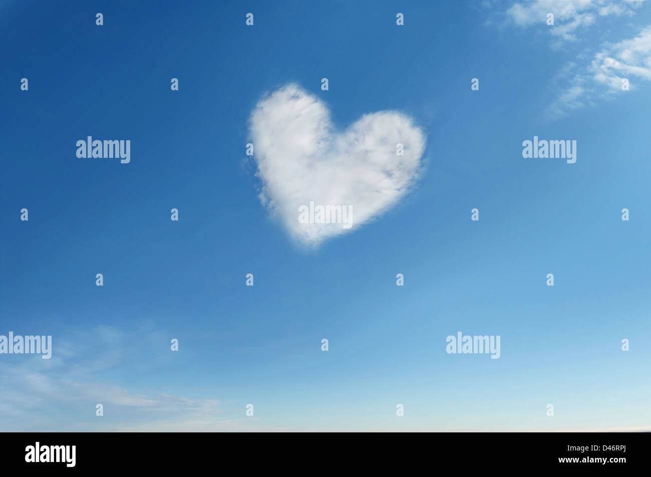 Herzförmige Wolke Stockfoto