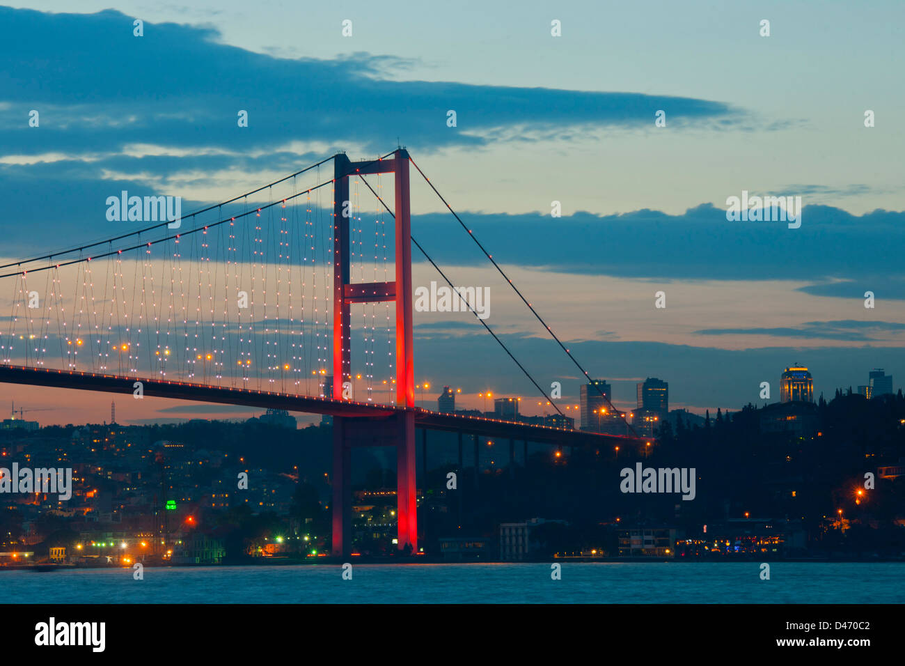 Architektur, Architektur,Türkei, Istanbul, Blick von Beylerbey auf die erste Bosporus-Brücke Stockfoto