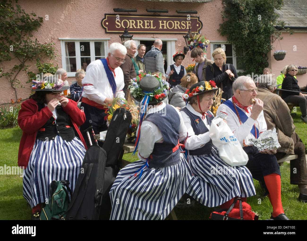 Morris Tanz im Dorf Shottisham, Suffolk, England Stockfoto