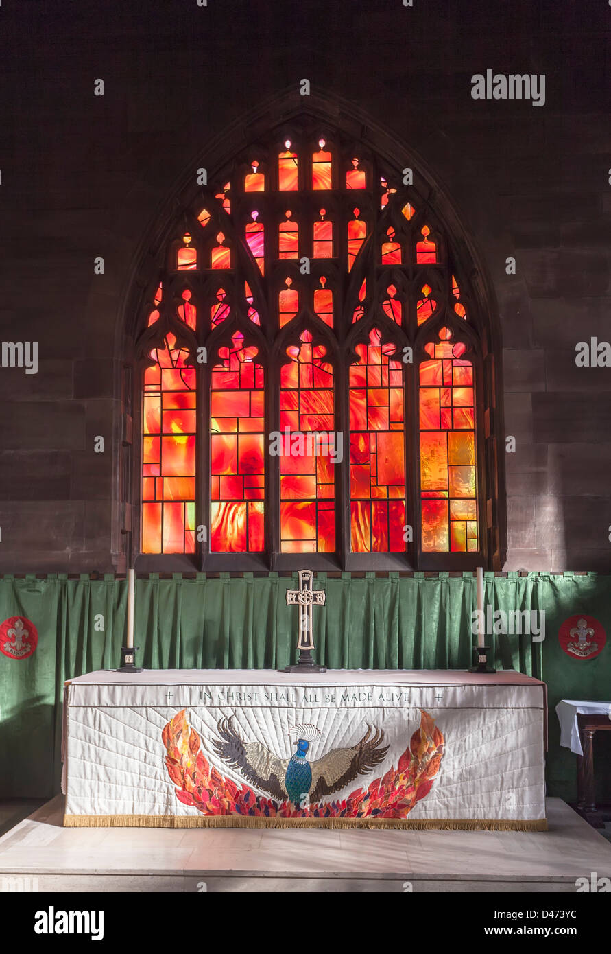 Manchester Kathedrale: Kathedrale und Collegiate Church of St Mary, Saint-Denys und St. George in Manchester - Feuer-Fenster Stockfoto