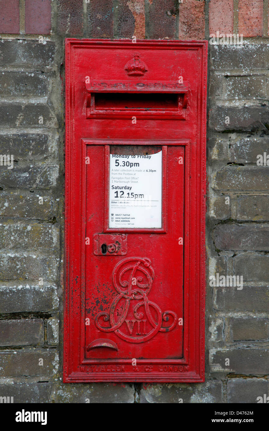 König George VII roten Briefkasten. um 1901-1910, in Wand, noch in Betrieb gesetzt Stockfoto