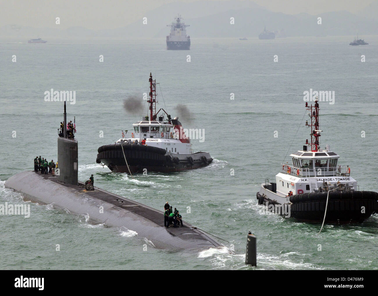 USS Hampton (SSN-767) in Gang kommt von Victoria Harbour Stockfoto