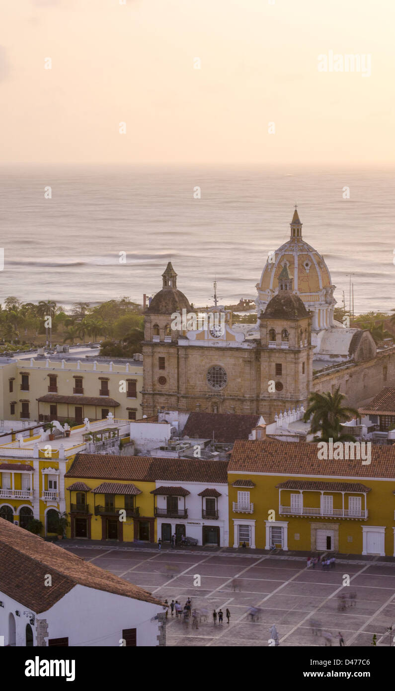 Luftaufnahme von dem Hauptplatz und der Kirche San Pedro Claver, Cartagena, Kolumbien Stockfoto