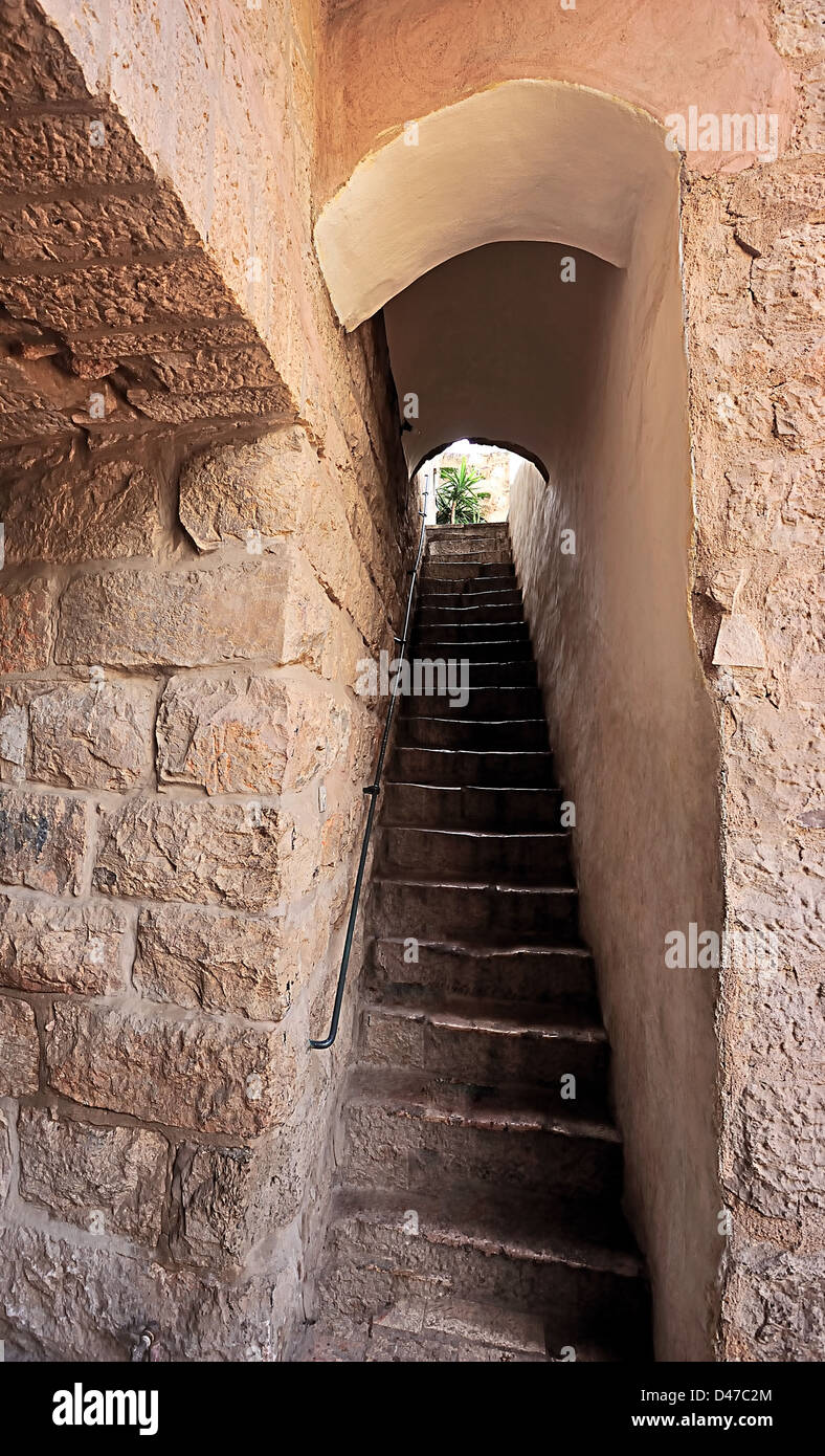Treppe in einem alten Gebäude in Madaba, Jordanien Stockfoto