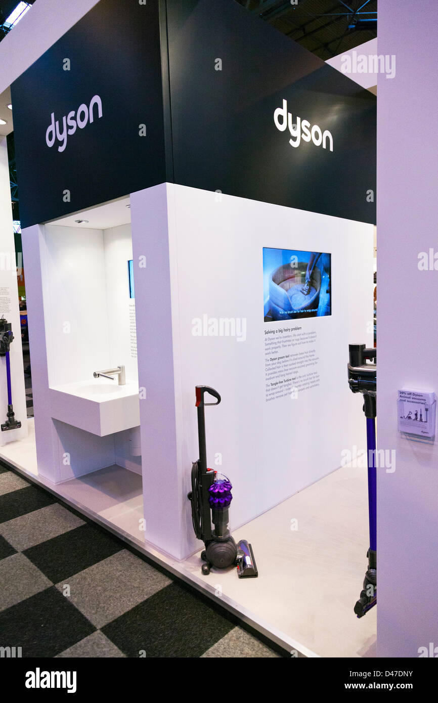 Dyson Staubsauger Vakuumanzeige Stand Shop Shop Einschliesslich Neuen Dyson Staubsauger Bildnachweis Paul Thompson Live Nachrichten Alamy Live News Stockfotografie Alamy