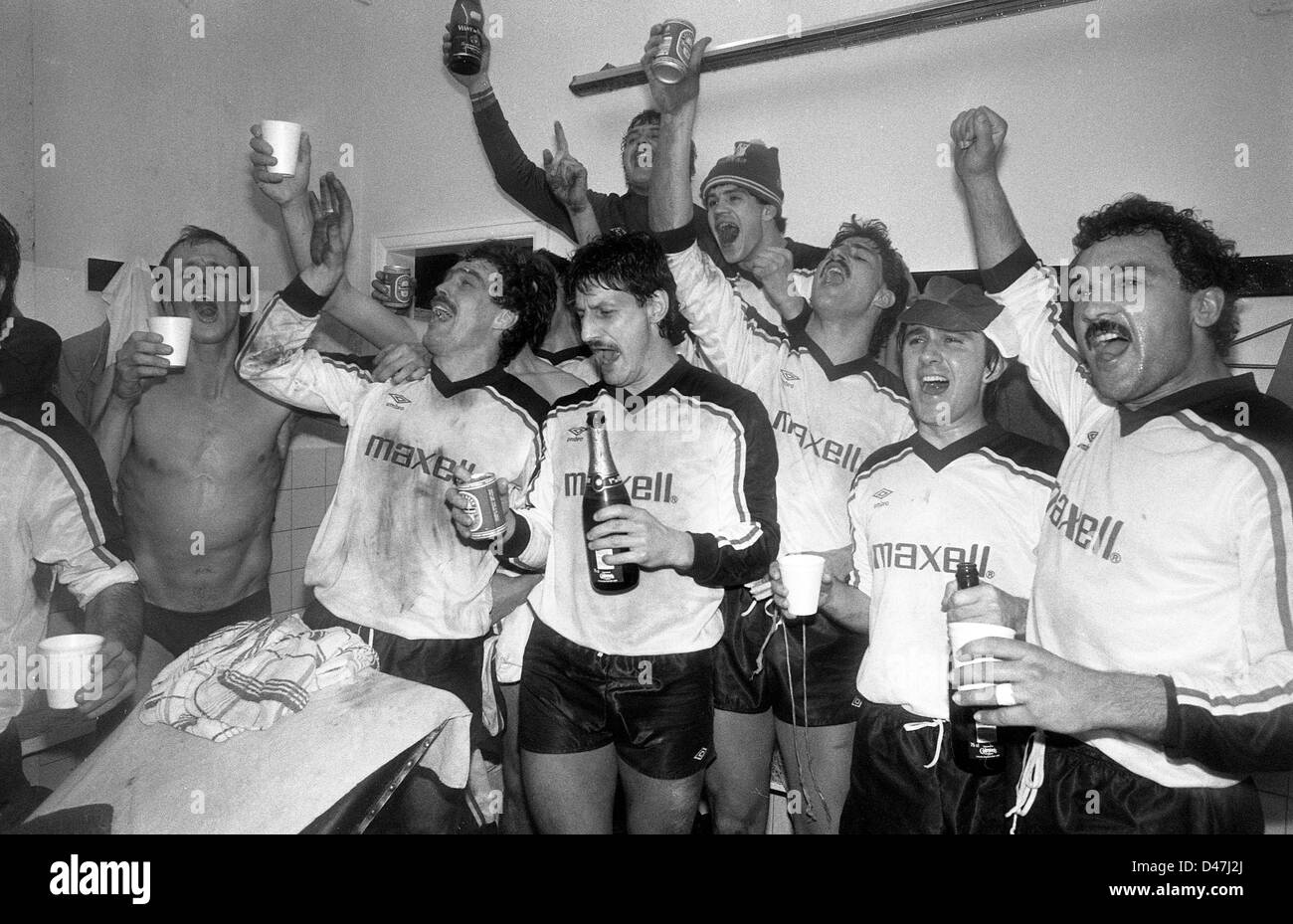 FA Cup Giant Killer Telford United feiern nach dem Spiel gegen Darlington bei The Bucks Kopf 02.04.1985 Stockfoto