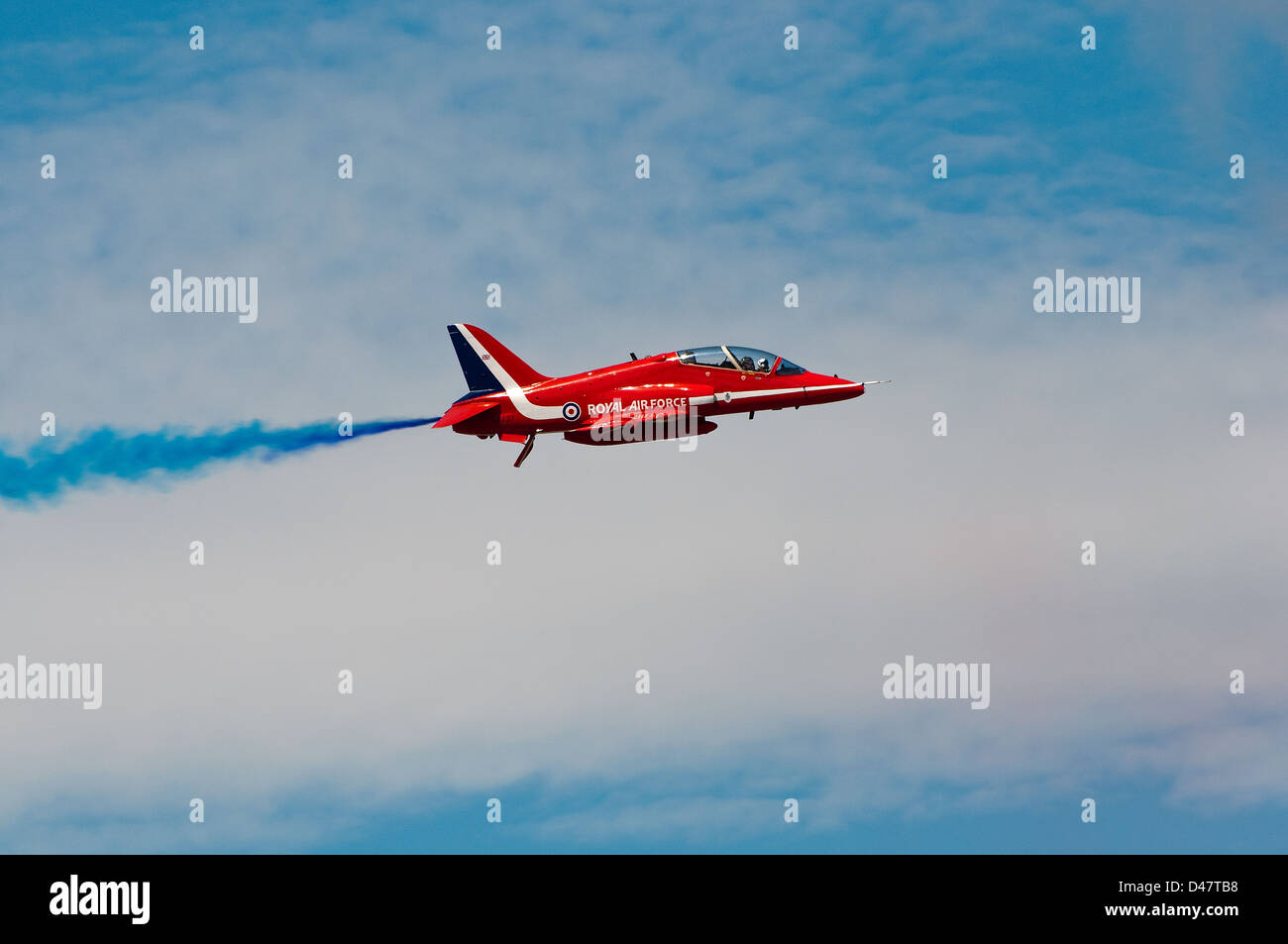 Ein RAF rote Pfeil in den Himmel auf der Farnborough Airshow 2010 Stockfoto
