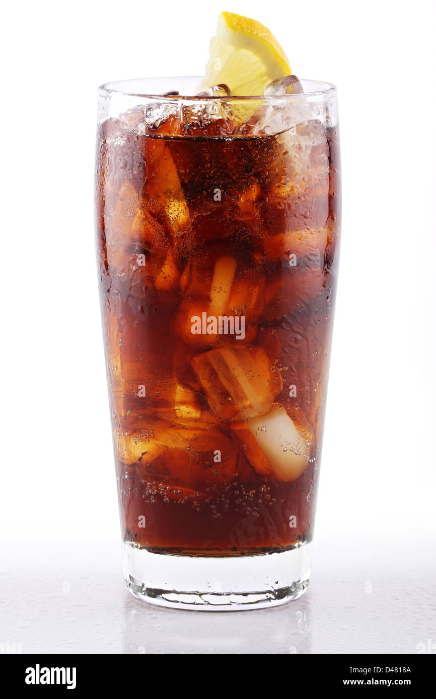 Geeiste Soda mit Zitronenscheibe Stockfoto