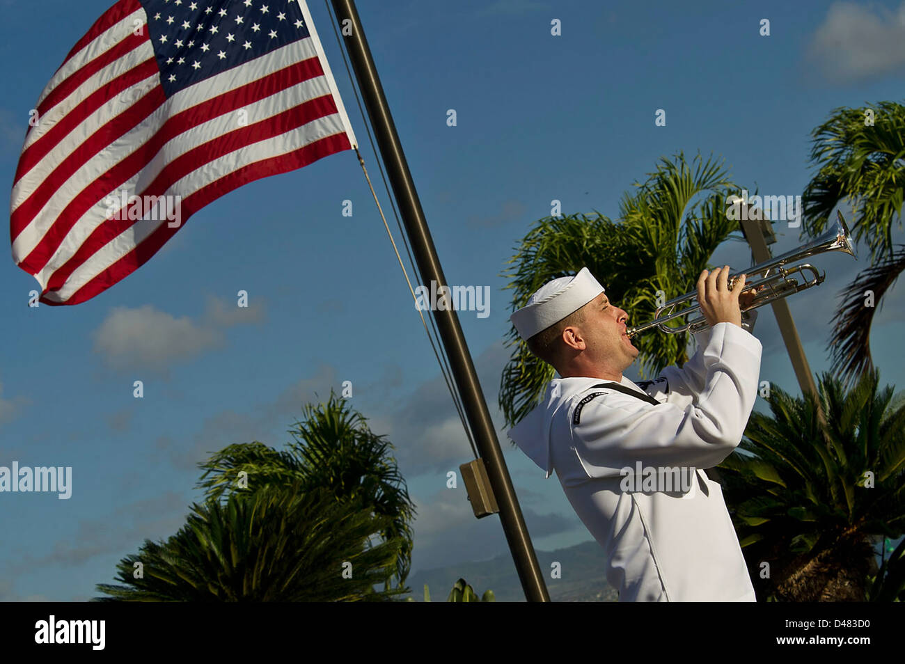 Bugler spielt bei 9/11-Zeremonie. Stockfoto