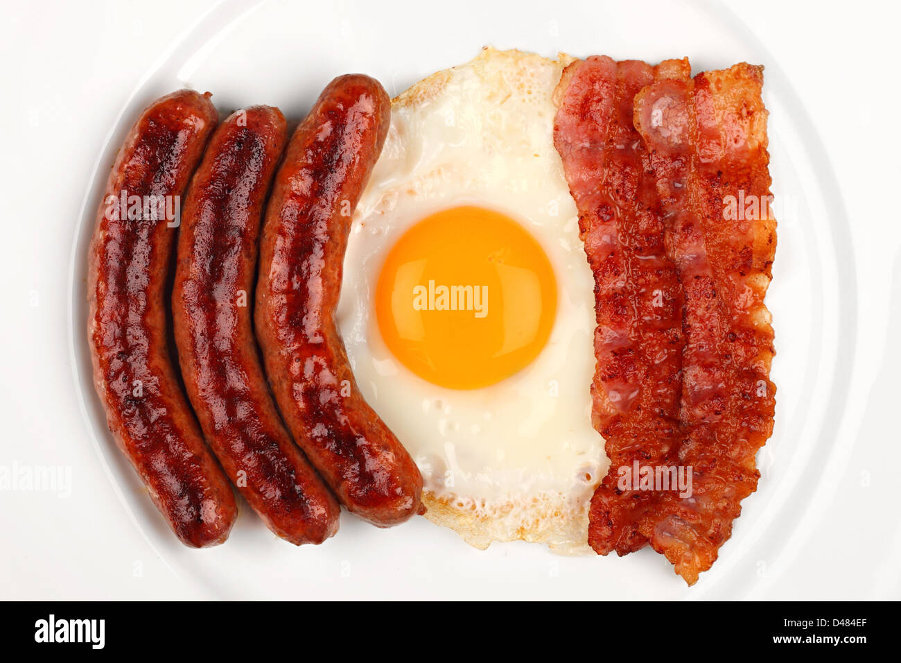 englisches Frühstück auf einem weißen Teller. Stockfoto