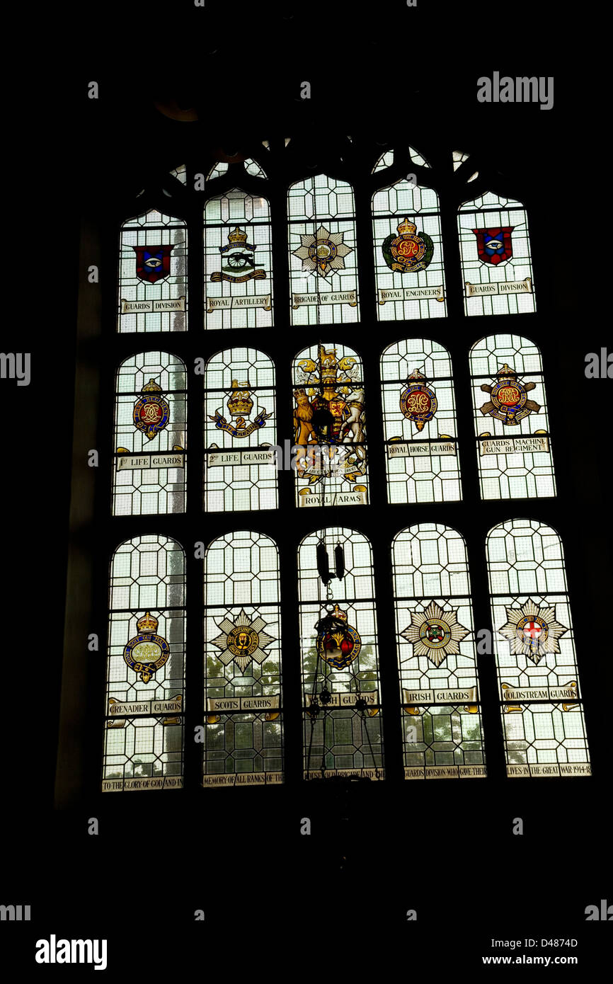 Glasfenster im Str. Georges Kirche in Ypern oder Ieper Belgien Stockfoto