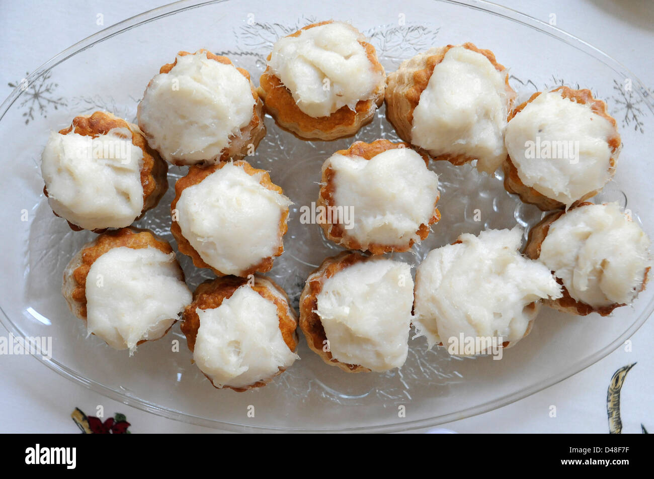 Creme Kabeljau Törtchen /vol au Vent Vorspeise Feinkost gourmet Stockfoto