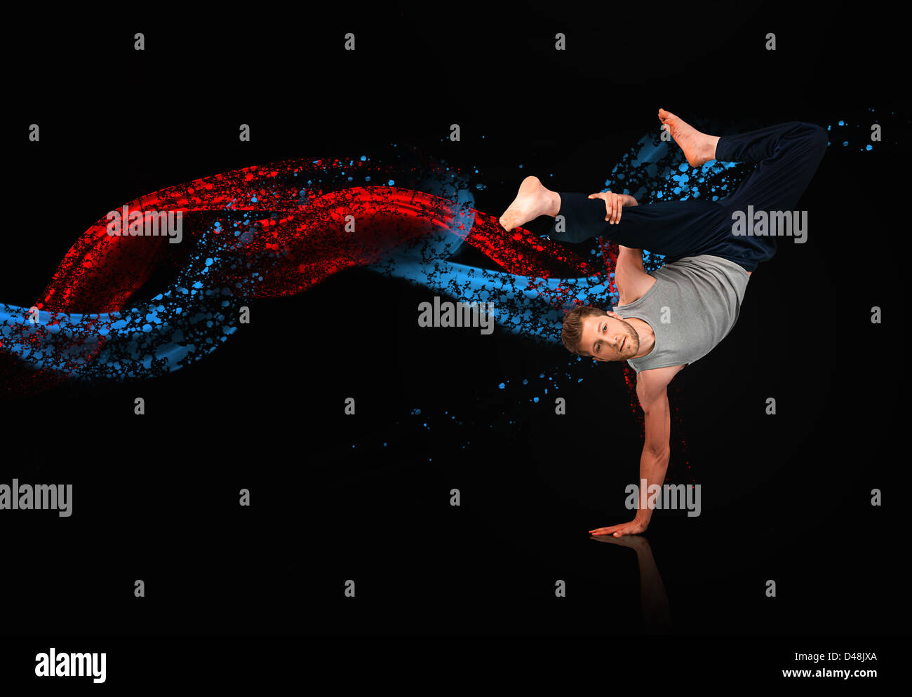 Break Dancer zeigt seine Beweglichkeit und Gleichgewicht Stockfoto