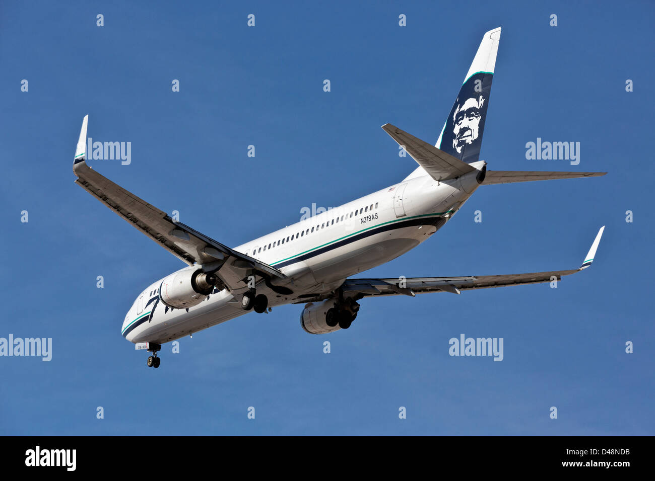 Boeing 737 der Alaska Airlines im Finale Stockfoto