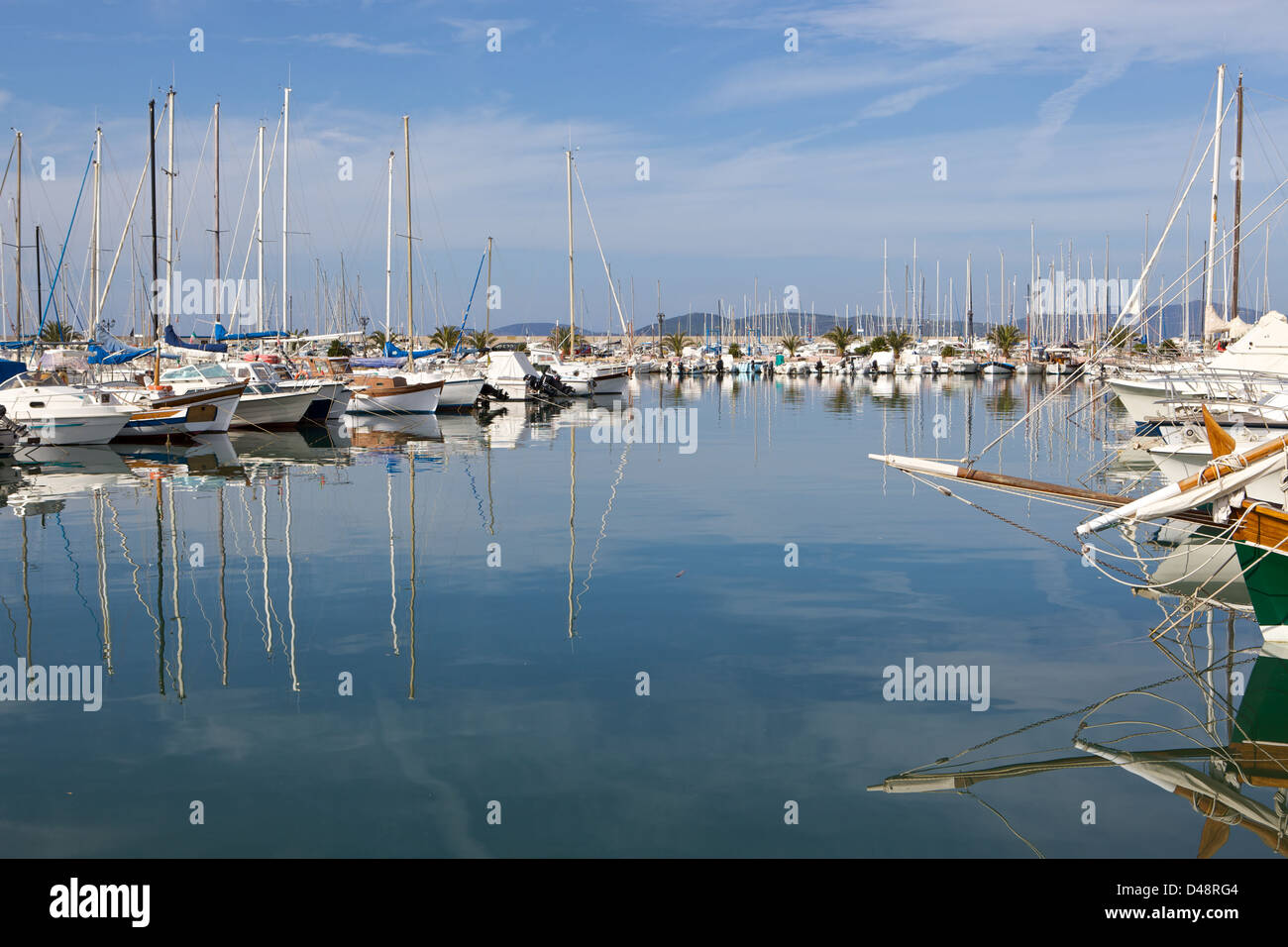 Segelyachten in Alghero Marina, Sardinien, Italien Stockfoto