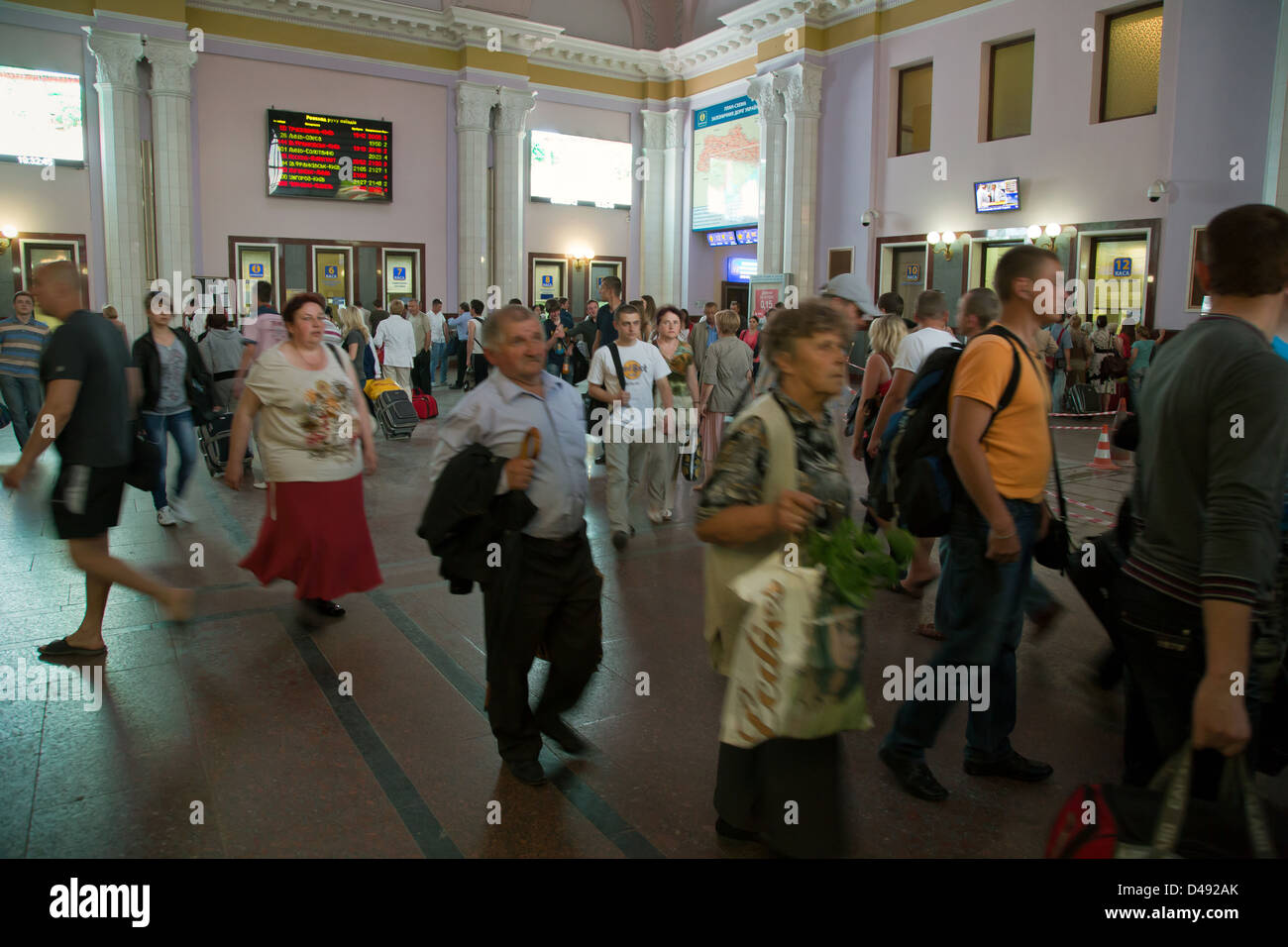 Lviv, Ukraine, in der Hauptbahnhof Halle Stockfoto