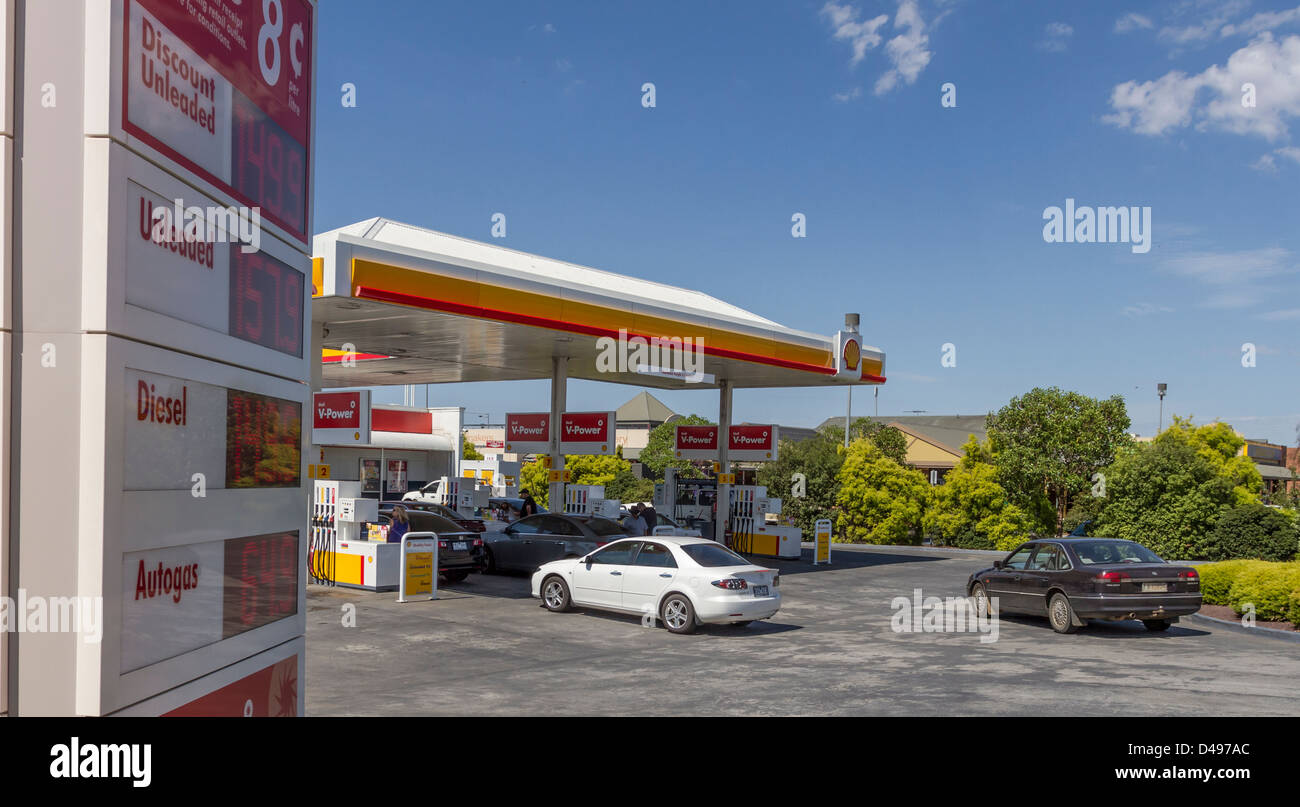Coles Marke Shell-Tankstelle in Sunbury, Victoria, Australien Stockfoto