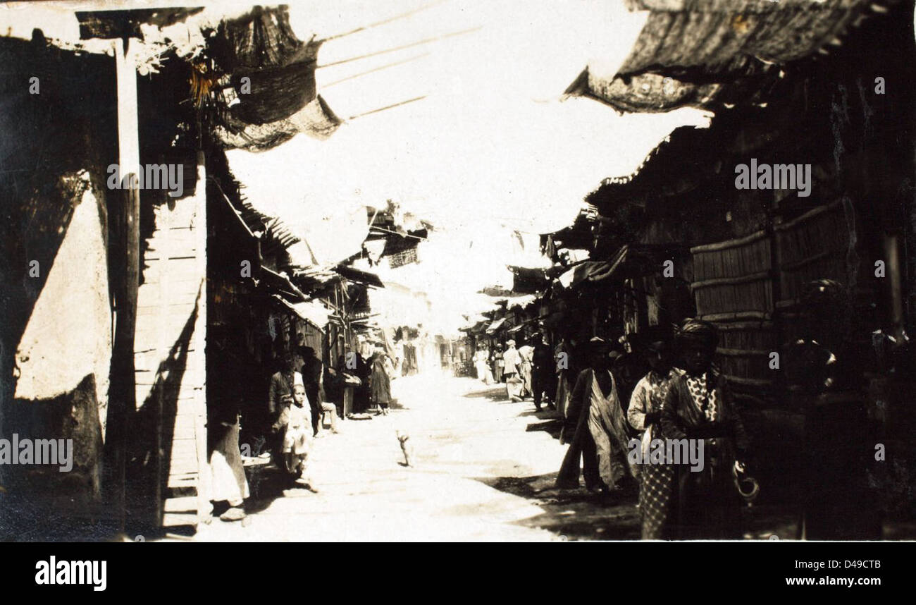 Das Bild mit dem Titel "Basare - zu sehen nicht zu riechen!" Von Edwin Newman aus dem Nahen Osten zeigt die lebendige Marktkultur während der RAF-Operationen im Irak und hebt die einzigartigen sensorischen Erlebnisse der Region hervor. Stockfoto