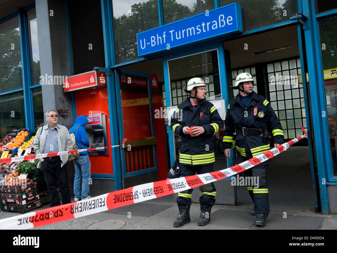 Berlin, Deutschland, Feuerwehr am u-Bahnhof Turmstrasse Stockfoto