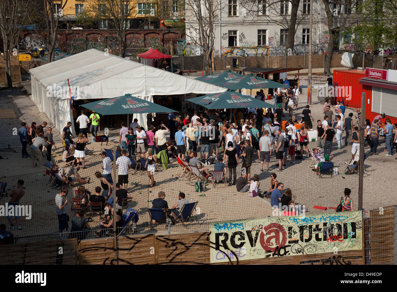 Berlin, Deutschland, Besucher an den Strand Revalution Berlin Stockfoto