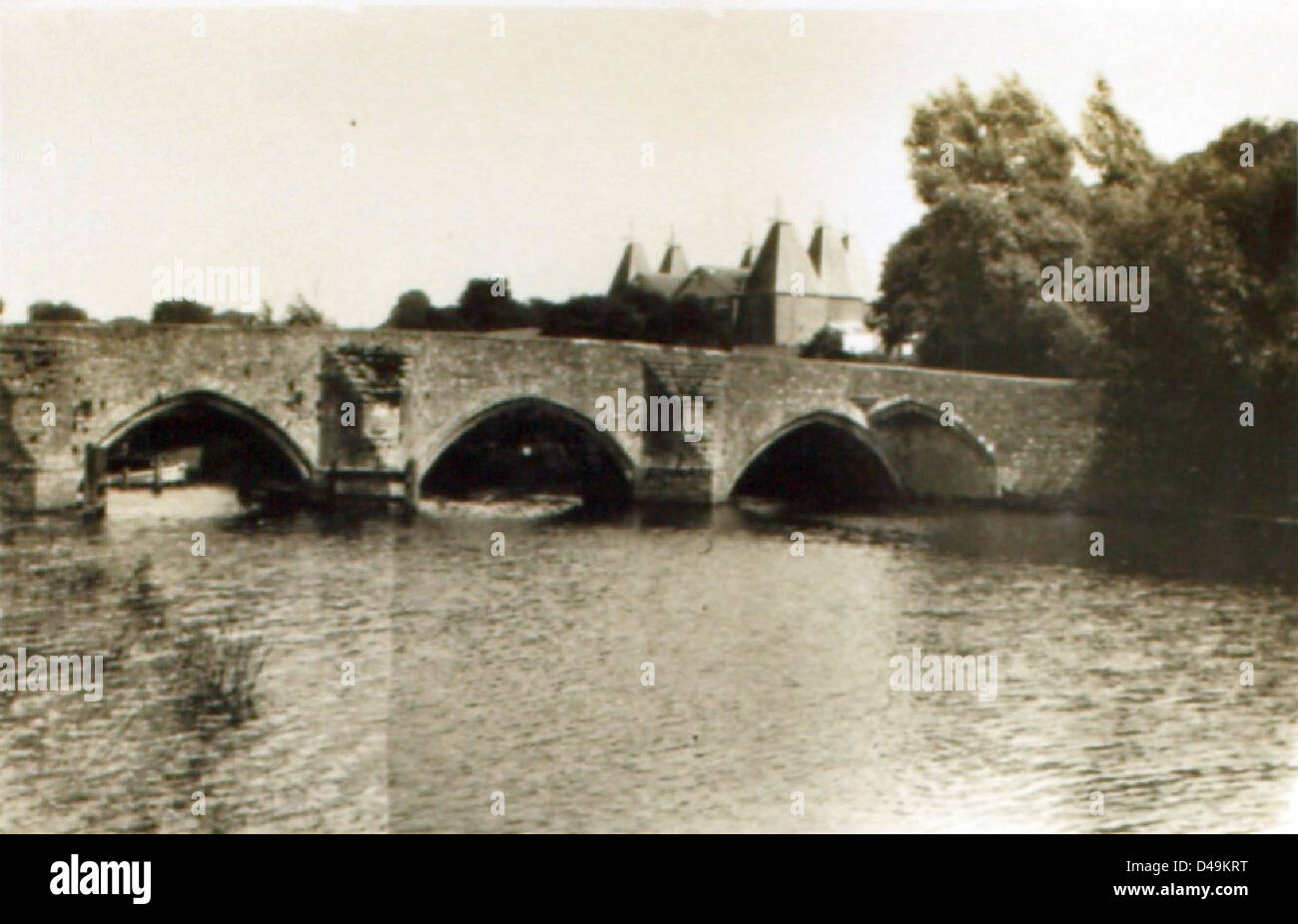 Brücke über Fluss Medway in der Nähe von Farleigh sperrt. Maidstone Stockfoto