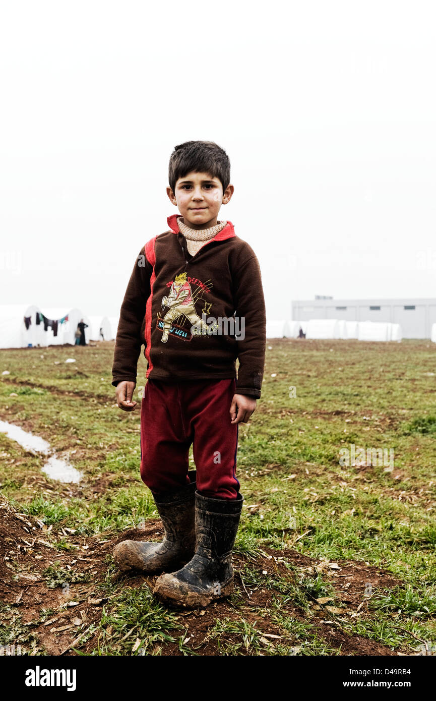 Ein Junge in der Azaz Flüchtlingslager an der türkischen Grenze, Syrien Stockfoto