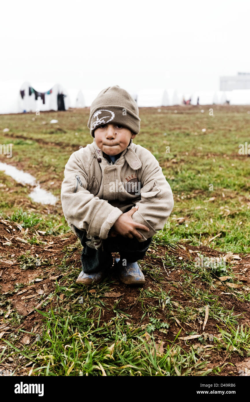 Ein Junge in der Azaz Flüchtlingslager an der türkischen Grenze, Syrien Stockfoto