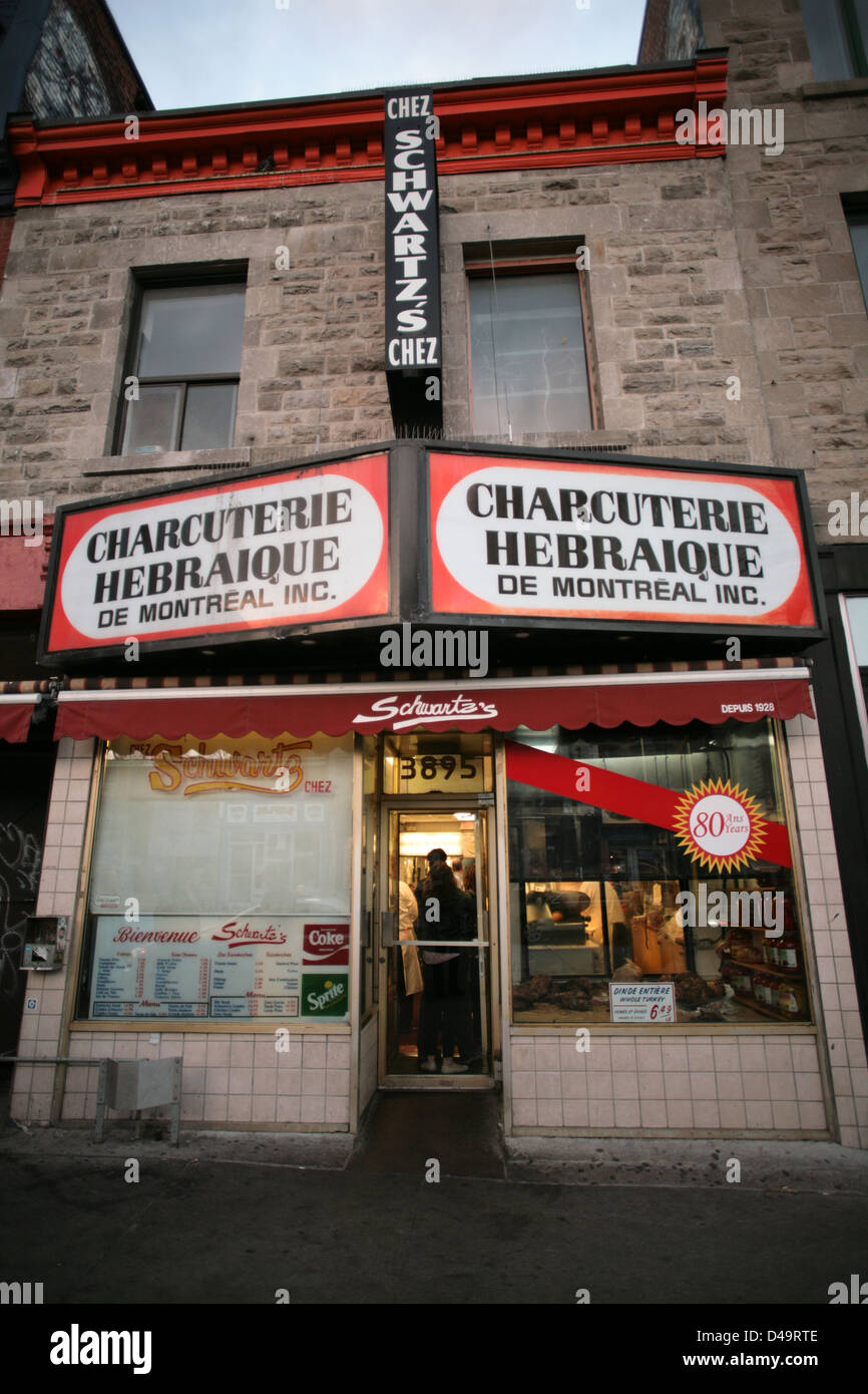 Lokaler Grenzstein Schwartz Deli befindet sich am Boulevard Saint-Laurent, Montreal, Quebec. Die kanadische Presse Bilder/Lee Brown Stockfoto