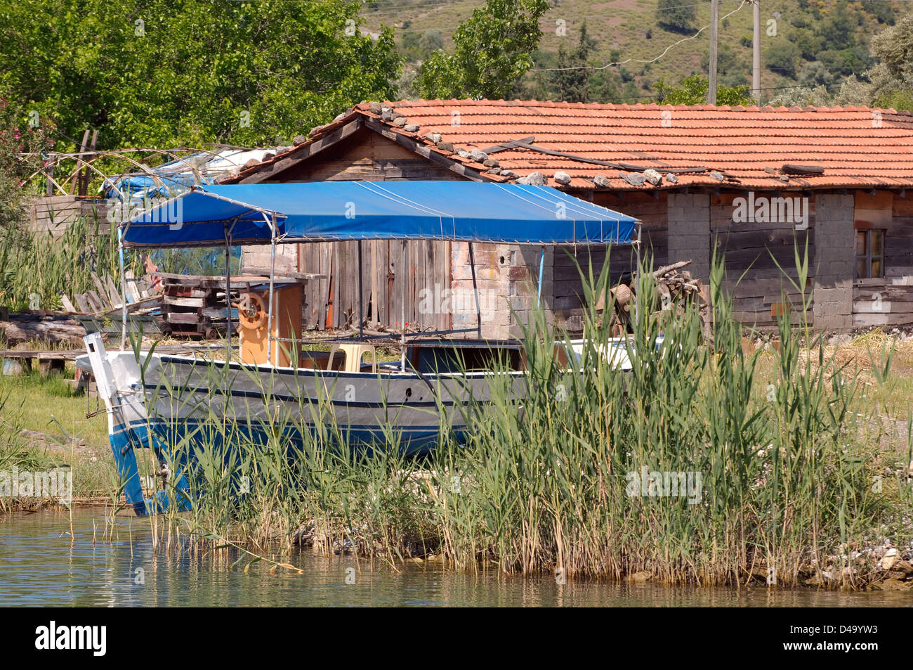 Dalyan Fluss vor die Felsengräber von Kaunos oder Kaunos in der Nähe von Marmaris, Türkische Ägäis, Türkei, Asien Stockfoto