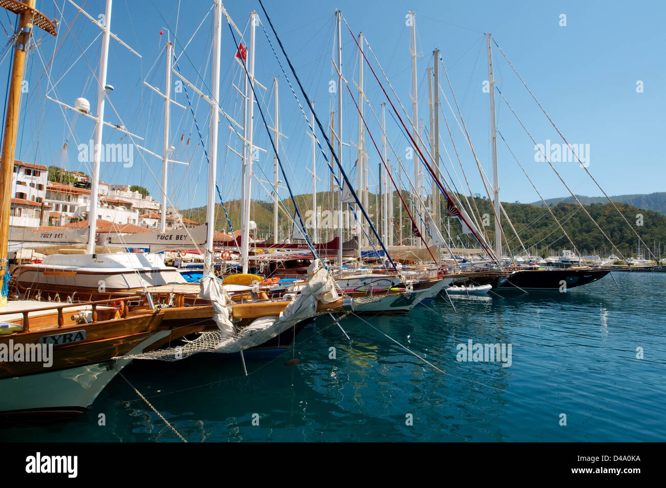 Segelschiffe im Hafen von Marmaris, Provinz Muğla, Türkei Stockfoto
