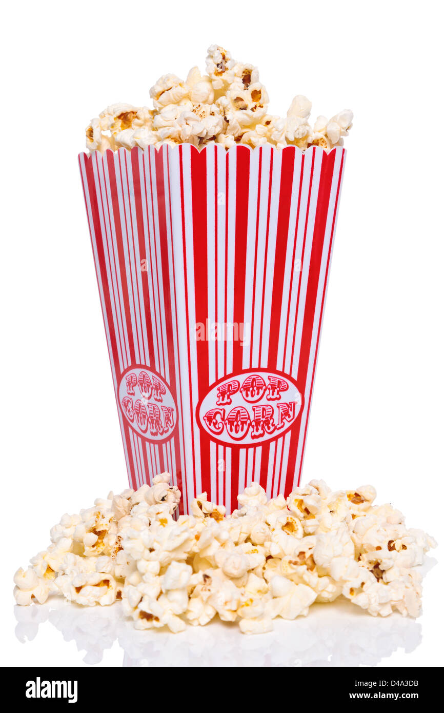 Box mit Popcorn isoliert auf einem weißen Hintergrund. Stockfoto