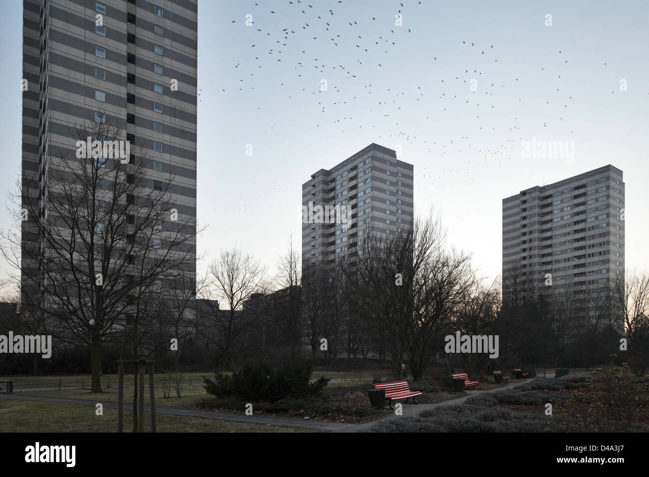 Berlin, Deutschland, Hochhäuser am Bat-Yam in Berlin-Gropiusstadt Stockfoto