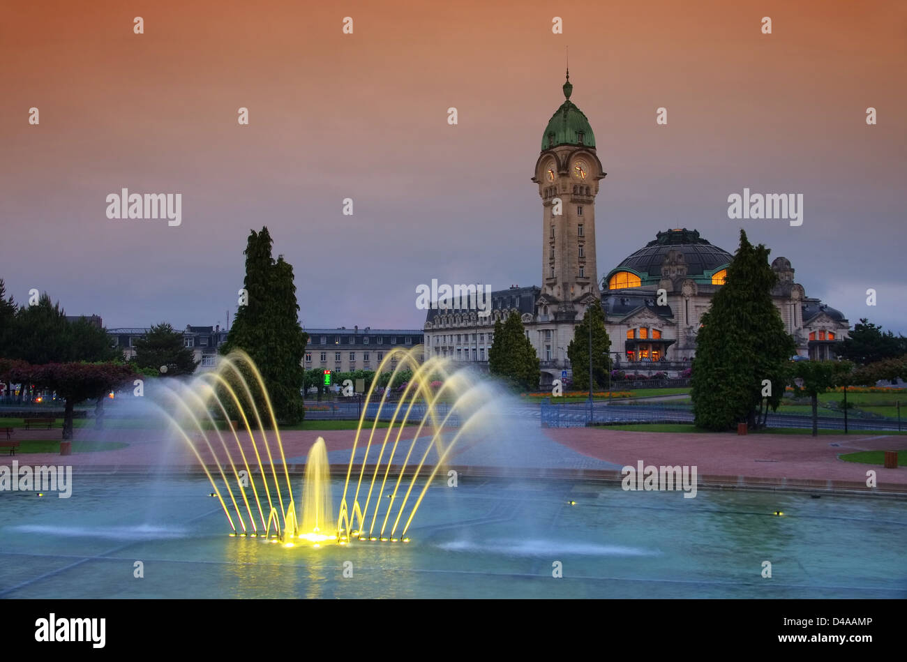 Limoges Bahnhof Nacht - Limoges Bahnhof bei Nacht 03 Stockfoto