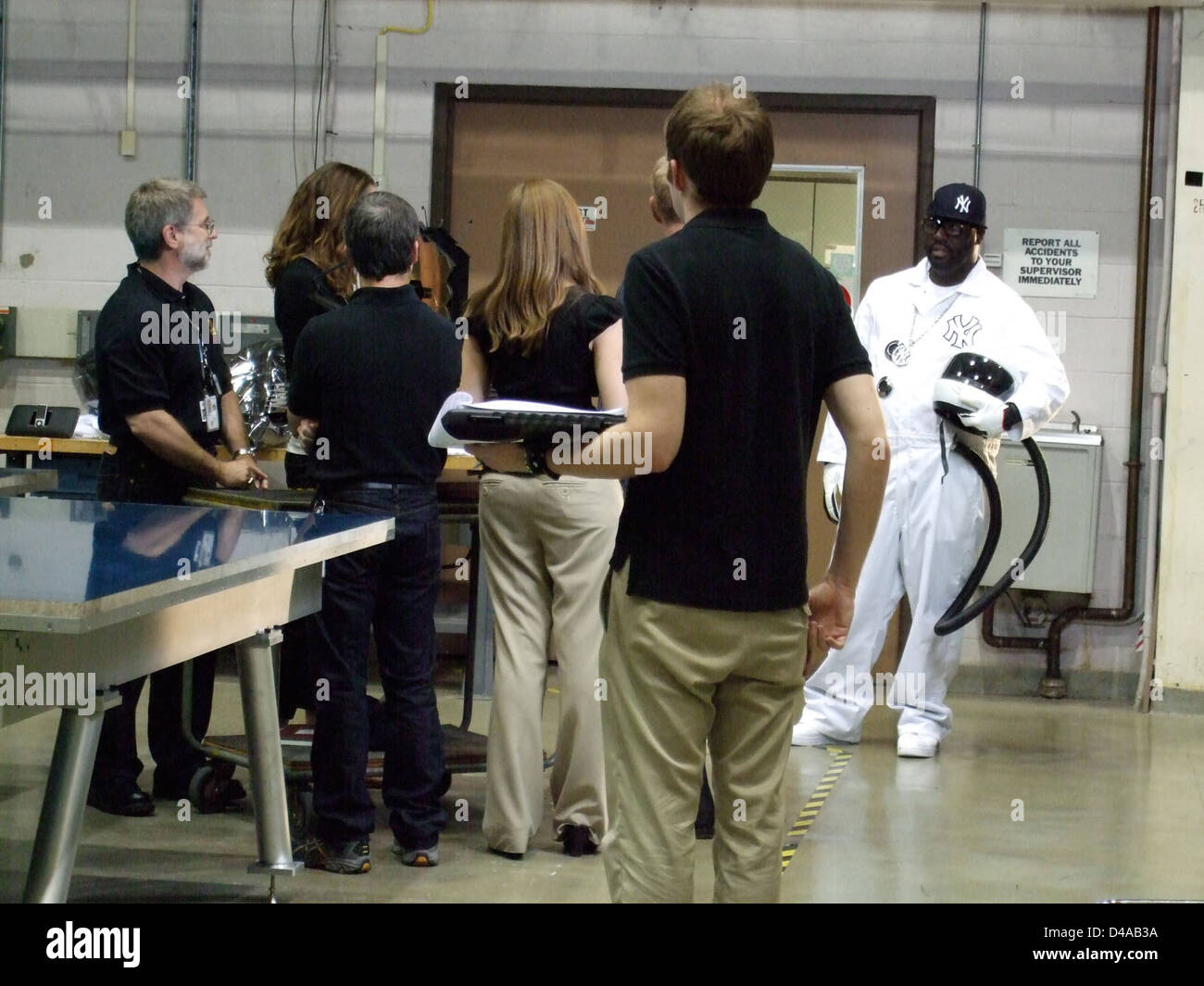 Das Hubble-Weltraumteleskop der NASA und sein Nachfolger, das James Webb-Weltraumteleskop, werden in einem Segment mit Jimmy Fallon diskutiert, in dem die fortlaufenden Fortschritte in der Weltraumforschung und -Technologie vorgestellt werden. Stockfoto