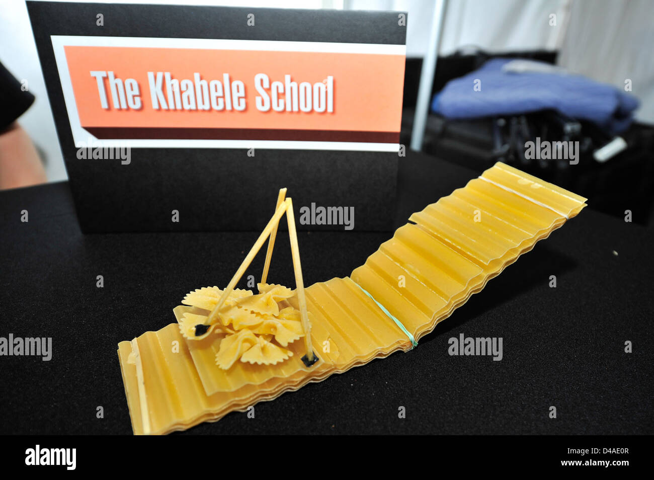 Das James Webb Space Telescope (JWST) ist der Nachfolger des Hubble Space Telescope, das unser Verständnis des Universums durch die Beobachtung entfernter Galaxien, Sterne und Exoplaneten erweitern soll. Stockfoto