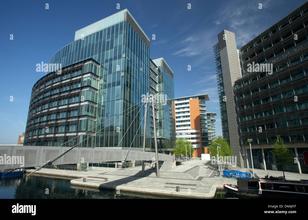 London, Vereinigtes Königreich, neues Bürogebäude auf einer Seite des Regents Canal Stockfoto