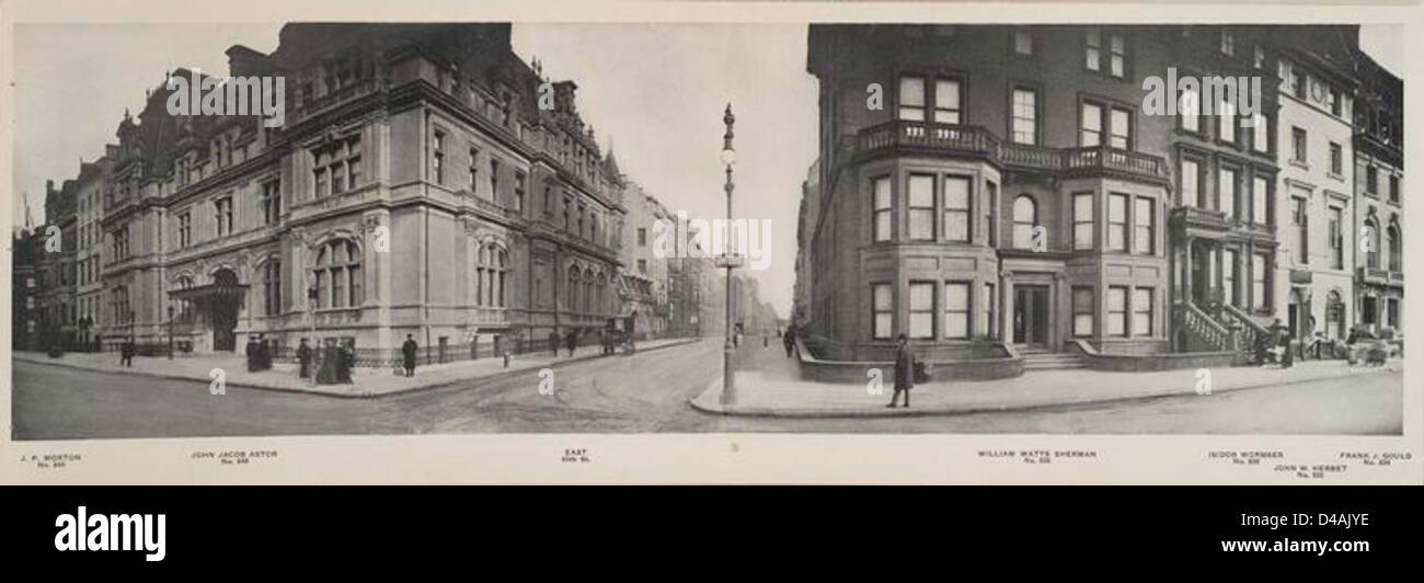 Ein Foto, das die Fifth Avenue in New York City zeigt, mit Gebäuden und Balkonen, die den architektonischen Stil des frühen 20. Jahrhunderts hervorheben. Das Bild enthält bemerkenswerte Orte wie die Residenzen von Frank J. Gould und William Watts Sherman. Stockfoto