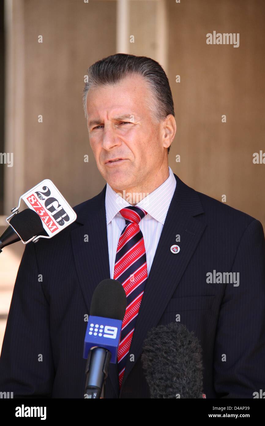 Sydney, Australien. 10. März 2013. Detective Superintendent Arthur Katsogiannis, Commander, SCC Banden Squad und Betrieb Apollo behandelt die Medien in Bezug auf die Dreharbeiten über das Wochenende und gab ein Update auf Betrieb Apollo in Sydney Polizei Centre, Goulburn Street, Sydney. Sydney, NSW, Australien. Bildnachweis: Richard Milnes / Alamy Live News Stockfoto