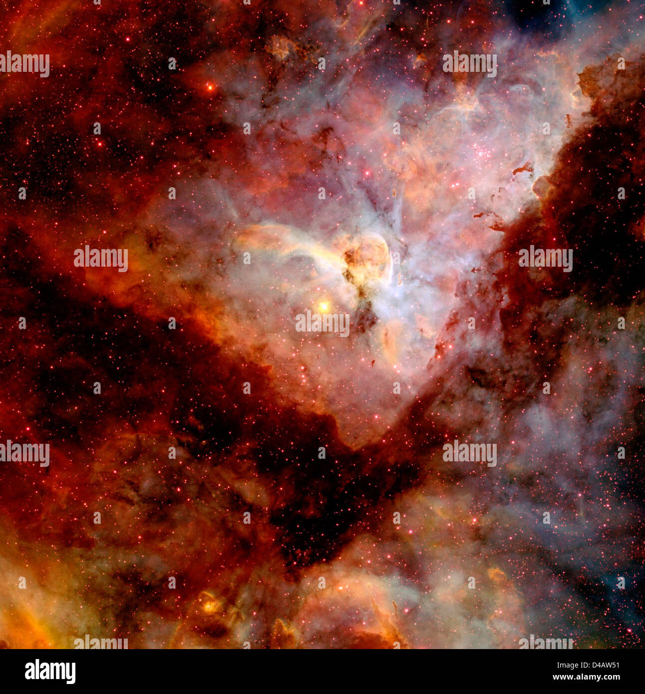 Das Hubble-Weltraumteleskop erfasst ein detailliertes Bild des Carina-Nebels, das den 20. Jahrestag seiner Weltraummission feiert und Sterne sowie interstellares Gas und Staub zeigt. Stockfoto