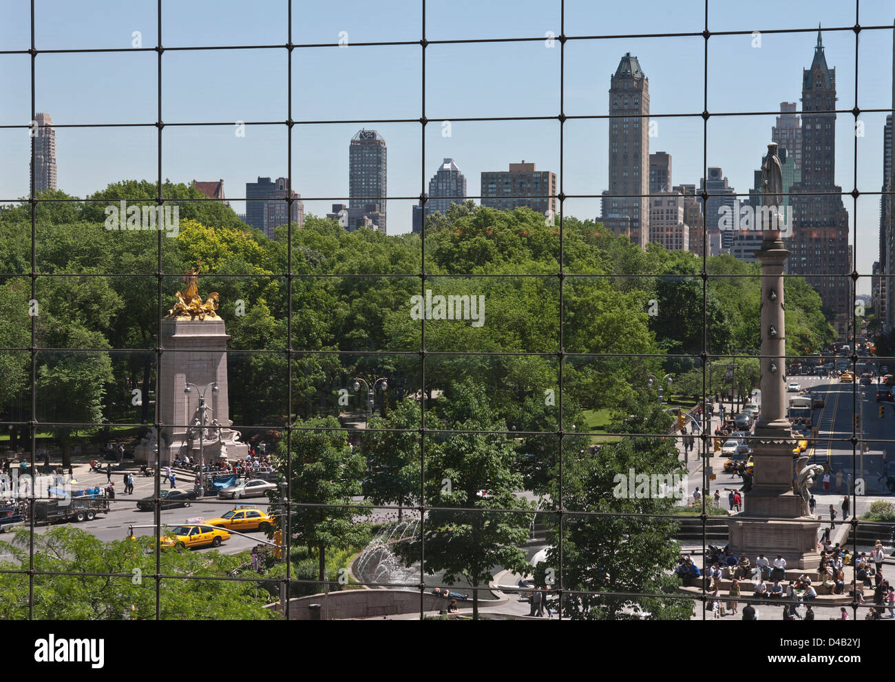 COLUMBUS CIRCLE UND CENTRAL PARK SOUTH VON DEUTSCHE BANK CENTER MALL (©SOM 2004) MANHATTAN NEW YORK CITY USA Stockfoto