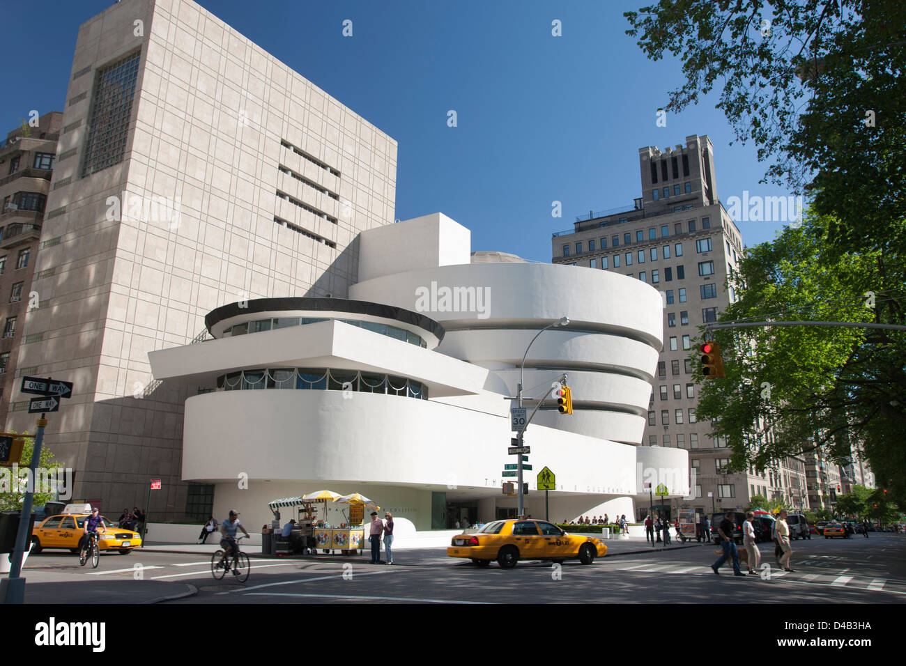 SOLOMON GUGGENHEIM MUSEUM (© FRANK LLOYD WRIGHT 1959 / GWATHMAY SIEGEL ASSOCS 1992) FIFTH AVENUE IN MANHATTAN NEW YORK CITY USA Stockfoto