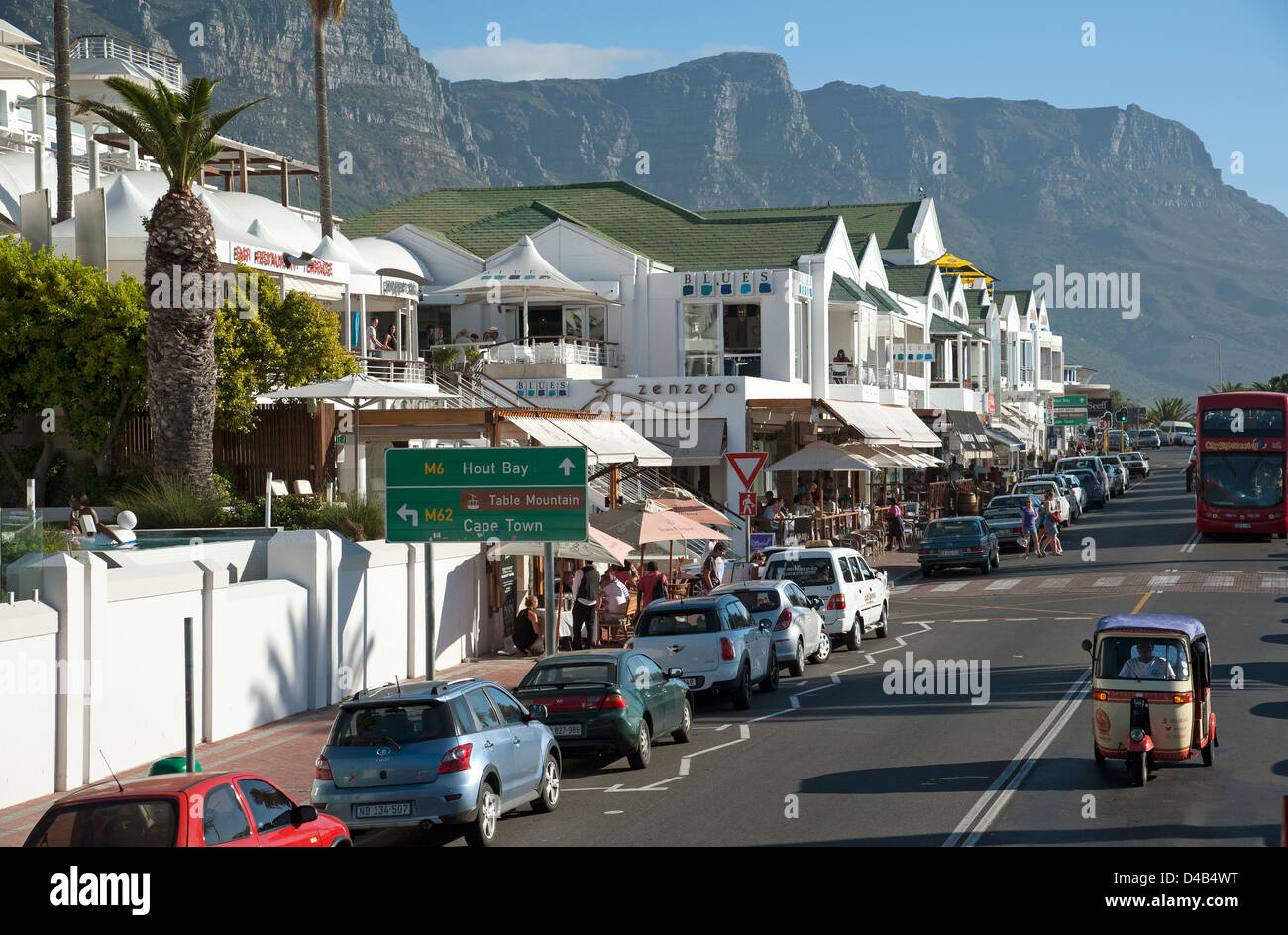 Camps Bay-Badeort in der Nähe von Cape Town, South Africa Stockfoto