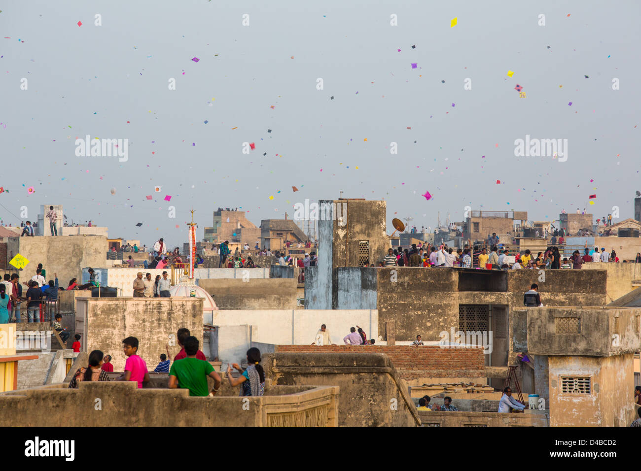 Drachenfest oder Uttarayan in Ahmedabad, Gujarat, Indien Stockfoto