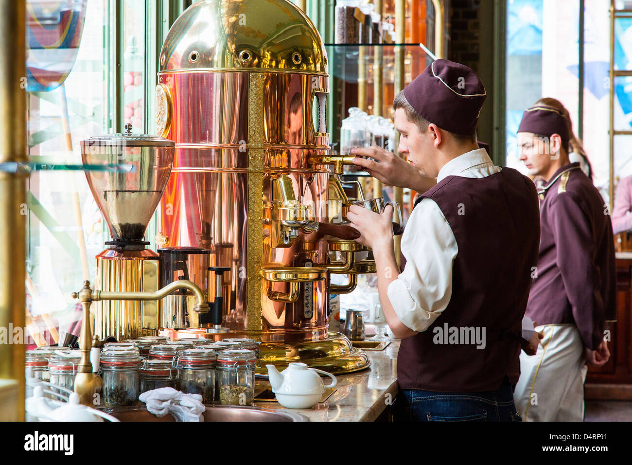 St. Petersburg, Yeliseyevsky-Shop Stockfoto