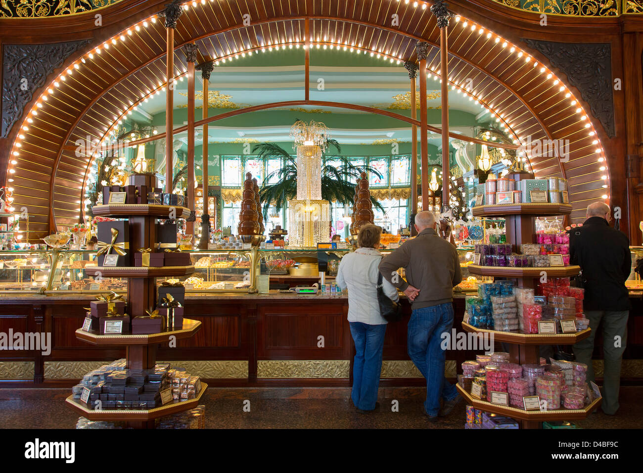 St. Petersburg, Yeliseyevsky-Shop Stockfoto